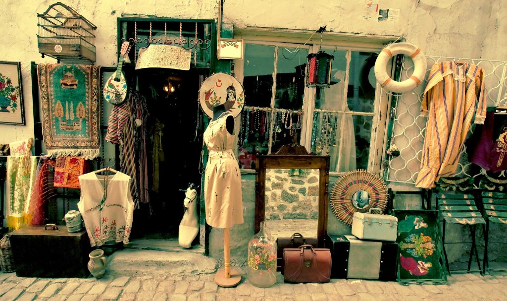 Vintage Resale Shop